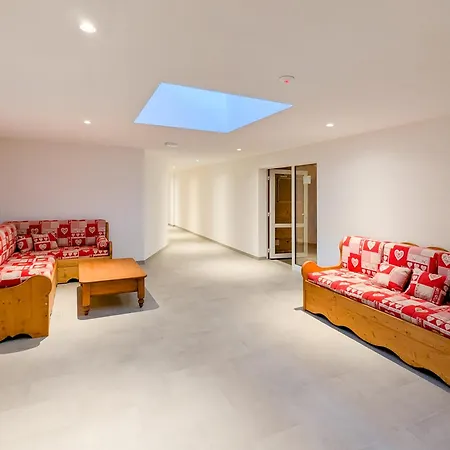 Spacieux Cheminee, Terrasse Et Jardin مورغينز